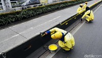 Pengecatan ulang ini juga untuk mempertegas jalur busway TransJakarta.