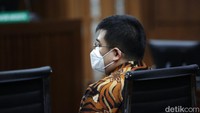 Senior Manager Corporate Affair PT Victorindo Alam Lestari Stanley MA menjalani sidang di Pengadilan Tipikor, Jakarta.