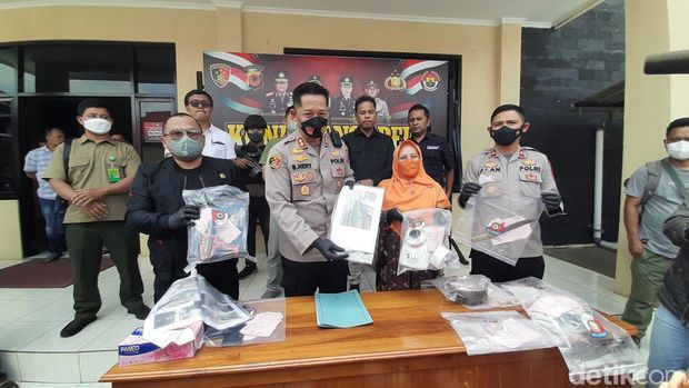 Ekspos pelaku penyiksaan monyet.