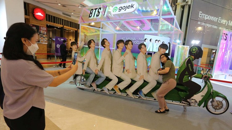 Gojek Hadirkan BTS | Gojek Space Installation di Jakarta Gojek menghadirkan BTS | Gojek Space Installation di Mall Gandaria City, Jakarta. Acara ini digelar 11 - 25 September 2022.