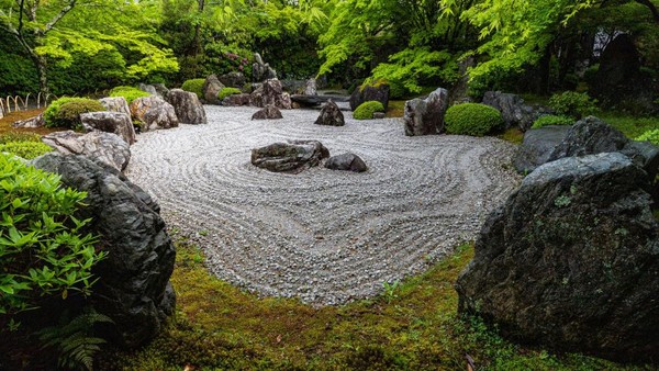 Lanjut, taman zen selanjutnya ada di kawasan Kyoto. Taman ini disebut Shogunzuka yang berada di atas Gunung Higashiyama. Lanjut, taman zen selanjutnya ada di kawasan Kyoto. Taman ini disebut Shogunzuka yang berada di atas Gunung Higashiyama.