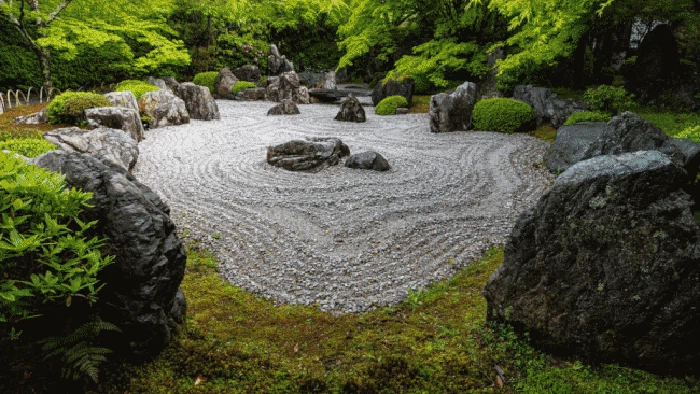 Healing Banget, Begini Indahnya Lanskap Zen Garden di Jepang Zen garden atau taman zen merupakan salah satu konsep taman khas jepang yang didekorasi sedemikian rupa menggunakan batu dan pasir.