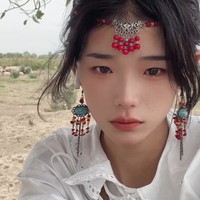 Videonya jadi viral dan kini punya lebih dari 72 juta pengikut meski baru mulai posting November lalu. Huiran jadi favorit netizen dan diberi julukan tukang jagal gurun yang lembut.Foto: Dok. Douyin Huiran