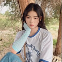 Apalagi meski bekerja di peternakan, bisa dilihat jika gaya Huiran masih kekinian. Foto: Dok. Douyin Huiran