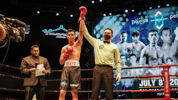 Petinju Indonesia Ilham Leoisa naik ring lagi bulan depan. Ilham yang merupakan prajurit TNI Angkatan Udara itu siap mempertahankan gelar WBC Asia di Bangkok.