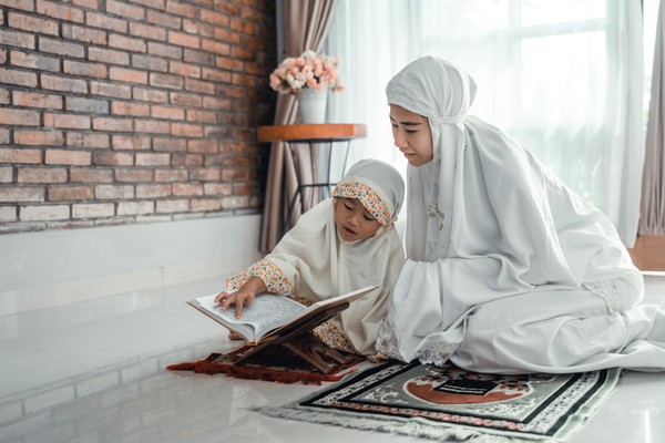 Keutamaan Birrul Walidain Keutamaan Birrul Walidain