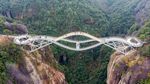 8 Jembatan dengan Desain Super Keren, Bawaannya Pengen Selfie