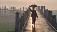 Myanmar memiliki jembatan yang terbuat dari kayu bernama U Bein. Jembatan ini dibangun pada 1850. Meski disebut yang mengerikan, jembatan ini menjadi objek fotografi yang unik.