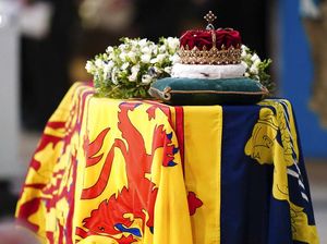 Jenazah Ratu Elizabeth Disemayamkan di Katedral St Giles