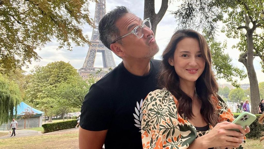 Kabar Bahagia! Julie Estelle dan Suami Dikaruniai Anak Pertama