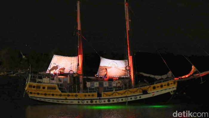 Kapal layar Arka Kinari