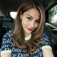 Wajah Katty tampak makin cantik dengan pipi yang tirus, hidung mancung, dan dagu yang lebih lancip. Kyk ada yg beda dr kak Katty,, idungnya tambah mancung.. tambah cetar wawww, komentar salah seorang netizen. Foto: Instagram/@dj_kattybutterfly36