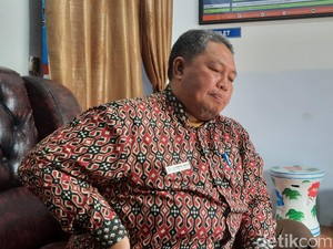 Saat Kepala Ombudsman Sulbar Terima Beasiswa Bermasalah dari Pemkab Mamuju