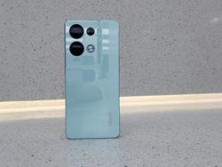 Unboxing Oppo Reno 8 Pro 5G, Kameranya Siap Lawan iPhone 14