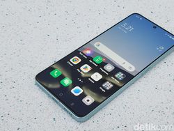 Unboxing Oppo Reno 8 Pro 5G, Kameranya Siap Lawan iPhone 14