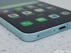 Unboxing Oppo Reno 8 Pro 5G, Kameranya Siap Lawan iPhone 14