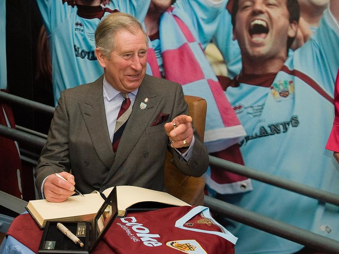 BURNLEY, UNITED KINGDOM - FEBRUARY 05:  Prince Charles, Prince of Wales and President of The Princes Trust and Business In The Community meets representatives of Burnley Football Club and young people who have participated in programmes run by the Princes charities at Burnley Football Club, Turf Moor on February 5, 2010 in Burnley, Lancashire, England.  (Photo by Arthur Edwards - WPA Pool/Getty Images)