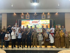 Ada Tanding Bola Kepala Daerah Vs Selebritis FC di UMKM Sumbar Malagak