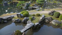 Taman Sambo-in Tein di Kyoto merupakan Situs Warisan Dunia yang terletak di distrik Fushimi. Taman ini terdiri dari kolam, jalan setapak, jembatan dan ratusan batu pilihan yang membuatnya terlihat sangat istimewa.