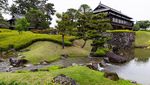 Rileks Dulu di Tengah Taman-taman Jepang yang Ikonik
