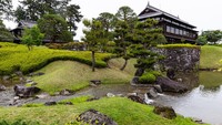 Selanjutnya, ada Taman Rinkokaku di Prefektur Gunma. Taman ini dialiri sungai alami dengan bangunan khas dari kayu yang juga bernama Rinkokaku. Lanskap ini diambil pada 13 Juni 2021 lalu.