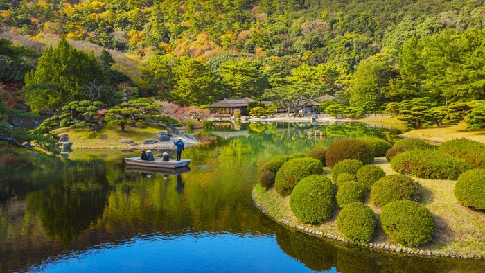 Berbicara soal Jepang seakan tidak ada habisnya dari berbagai topik, salah satunya soal taman. Lanskap taman-taman di Jepang ini dijamin sanggup bikin Anda rileks.