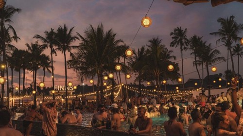 Ramai Petisi Soal Canggu, Ini 7 Beach Club yang Terkenal di Sana