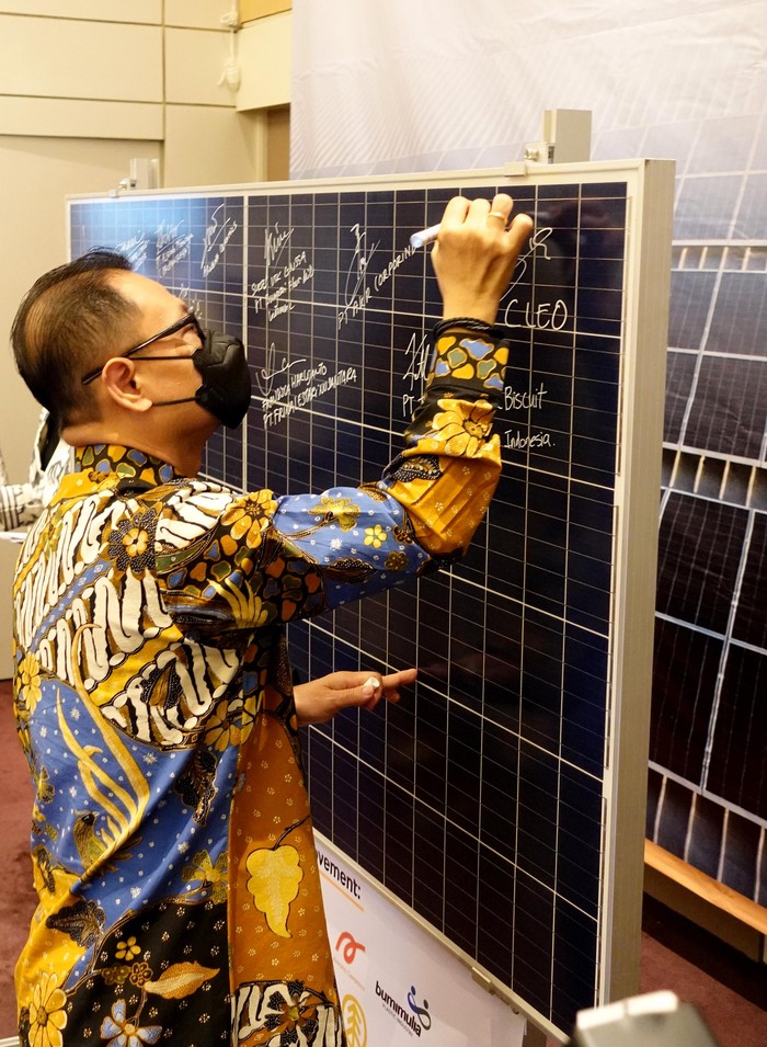 Produsen Air Minum Dalam Kemasan (AMDK) Cleo telah menerapkan PLTS (Pembangkit Listrik Tenaga Surya) Atap di delapan pabriknya yang diharapkan mulai beroperasi sebelum akhir tahun 2022.