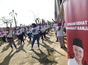 Relawan di Kalbar Gelar Senam Sehat & Deklarasi Ganjar Presiden 2024