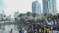 Ketua Kongres Aliansi Serikat Buruh Indonesia (KASBI) Nining Elitos mengutarakan sejumlah tuntutan buruh seperti membatalkan kenaikan BBM, turunkan harga-harga karena rakyat semakin sulit pendapatannya semakin minim bahkan banyak kehilangan pekerjaan, kehilangan sumber ekonomi baik di desa-desa maupun di kota. Kemudian cabut omnibus law UU Ciptaker, termasuk pembatalan revisi RKUHP.  