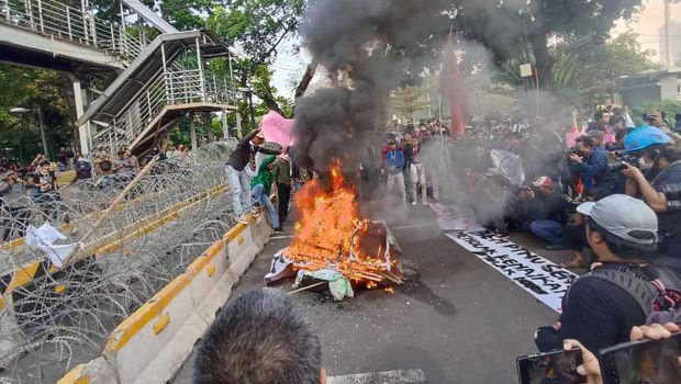 Suasana demonstrasi protes kenaikan BBM di Patung Kuda, Jakpus, Selasa (13/9/2022)-(Wildan-detikcom)