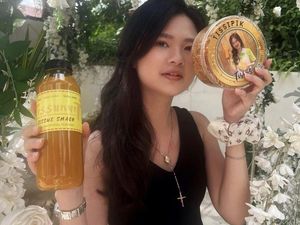 Felicia Tissue Kian Sibuk Promosi Bisnis Keripik