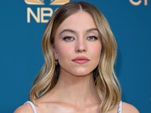 Sydney Sweeney Gandeng Jeff Bezos, Empire Bisnis sampai Bond Girl Sydney Sweeney Gandeng Jeff Bezos, Empire Bisnis sampai Bond Girl