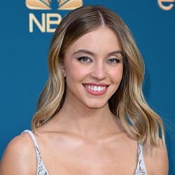 Begini Jadinya Kalau Sydney Sweeney Jadi Wonder Woman