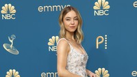 Sydney Sweeney masuk dalam nominasi best-supporting actress Emmy. Foto: AFP via Getty Images/ROBYN BECK