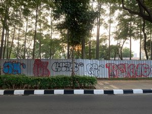 Belum Genap Sebulan Kembali Dibuka, Tebet Eco Park Jadi Sasaran Vandalisme