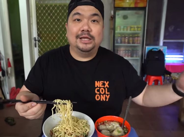 Momen Kuliner Seru Nex Carlos, Cicip Bakmi Hidden Gem dan Babi Guling