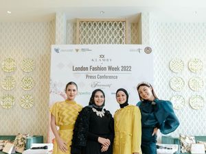 Wearing Klamby Bawa Kain Tenun Garut ke London Fashion Week 2022