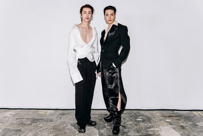 1243210101 Models pose backstage at the Peter Do Spring 2023 ready to wear fashion show and event during New York Fashion Week on September 13, 2022 in New York City, New York. (Photo by Nina Westervelt/WWD via Getty Images)