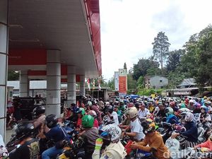 Keluhan Warga Beli BBM Pakai MyPertamina, Buat Antrean Panjang di SPBU