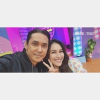 Tak hanya Ayu, Wisnu juga membagikan foto kebersamaannya dengan Ayu ke akun Instagram pribadinya. Unggahannya itu langsung dibanjiri beragam komenter netizen. jarang ngepost sama cewek, sekalinya ngepost mesti bikin klarifikasi kayaknya. wakakakakak, komentar salah seorang netizen. Foto: Instagram/@wisnuhardana