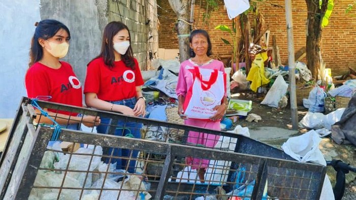 Bantuan Presiden Joko Widodo Didistribusikan Ke Warga Kurang Mampu di Banyuwangi