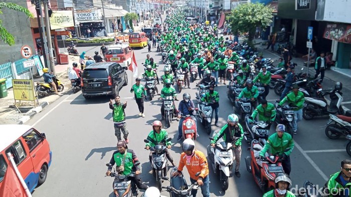 Demo driver ojol di Purwakarta.