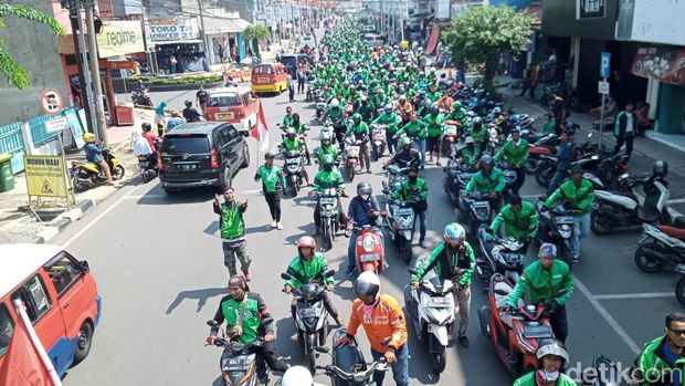 Demo driver ojol di Purwakarta.