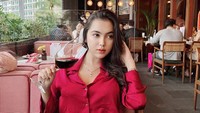 Usai dua tahun, Dita Johard memutuskan untuk berhenti sejenak dari dunia DJ. Wanita berdarah Batak itu kemudian menjajal modeling. (Foto: dok Instagram)