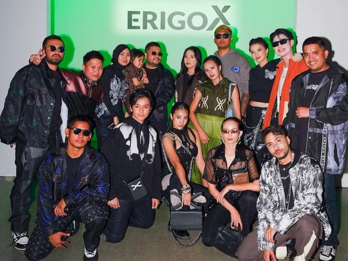 Enzy Storia Enzy Storia berlaga di New York Fashion Week