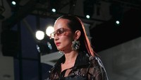 Enzy Storia terlihat turut serta dalam gelaran New York Fashion Week. Foto: Instagram