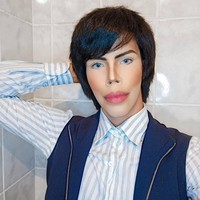 Tapi kini setelah menemukan jati diri ia akhirnya sadar bahwa penampilan bukanlah hal yang terpenting dalam hidup.Foto: Instagram @felipe_adam