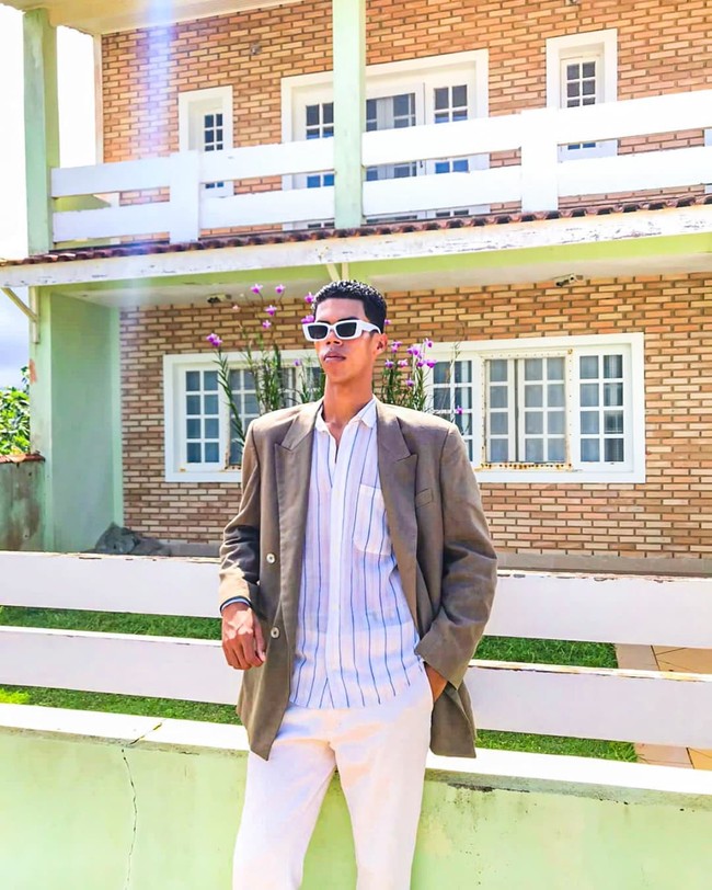 Karena sulit mencari kerja dan sangat butuh pekerjaan, aku akhirnya mengambil kesempatan yang bisa mereka berikan padaku. Aku sudah punya sedikit pengalaman jadi itu cukup berhasil. Aku bukan hanya bangga dengan pekerjaanku tapi juga suka bekerja, kata Felipe.Foto: Instagram @felipe_adam