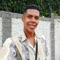 Meski tidak jadi operasi plastik, Felipe masih menjaga penampilan dan suka berdandan ala Ken. Ketika di jalan, pria tersebut mengaku sering mendapat komentar yang kurang menyenangkan dari orang-orang. Foto: Instagram @felipe_adam